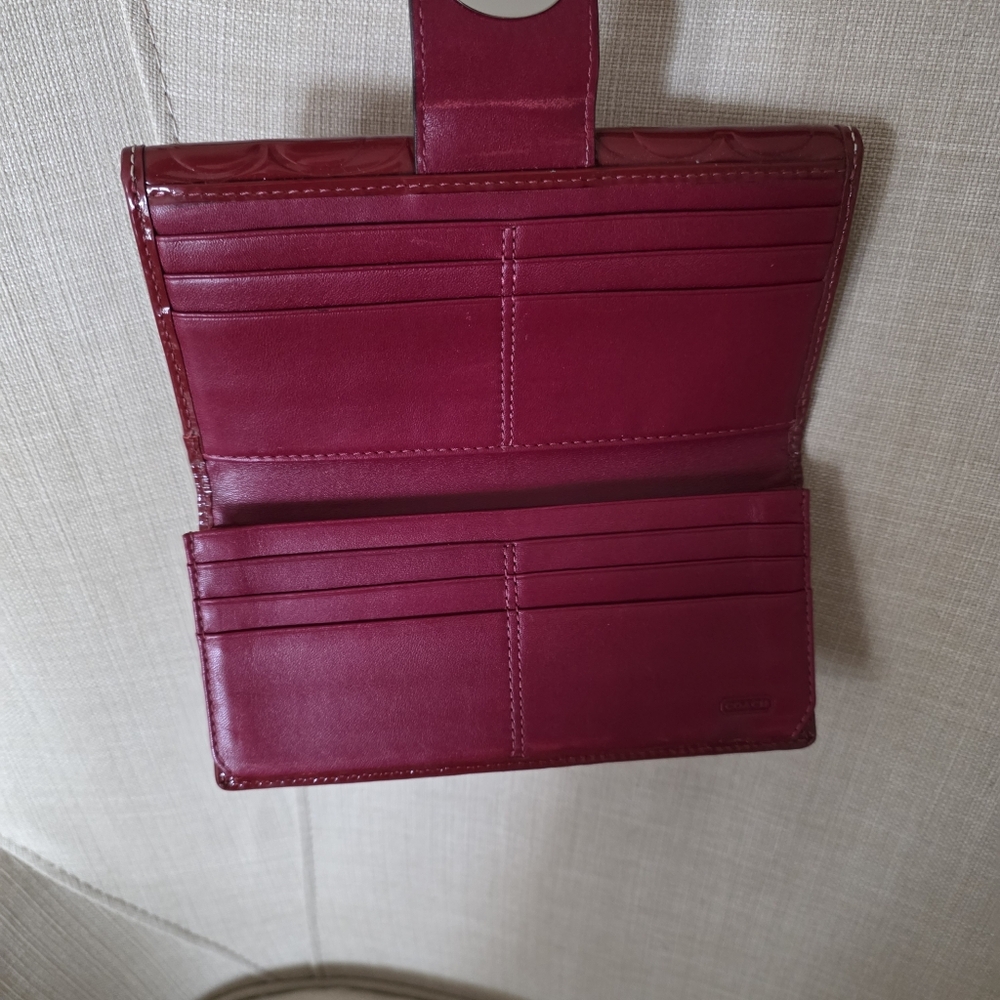 Vintage Coach Brick Red Signature Embossed Patent Leather Turnlock Wallet - Picture 6 of 13
